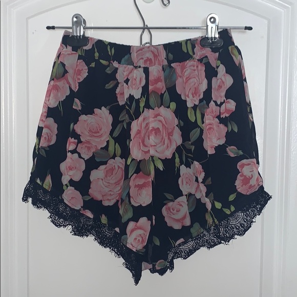 Black Floral High Waisted Shorts - Picture 4 of 4